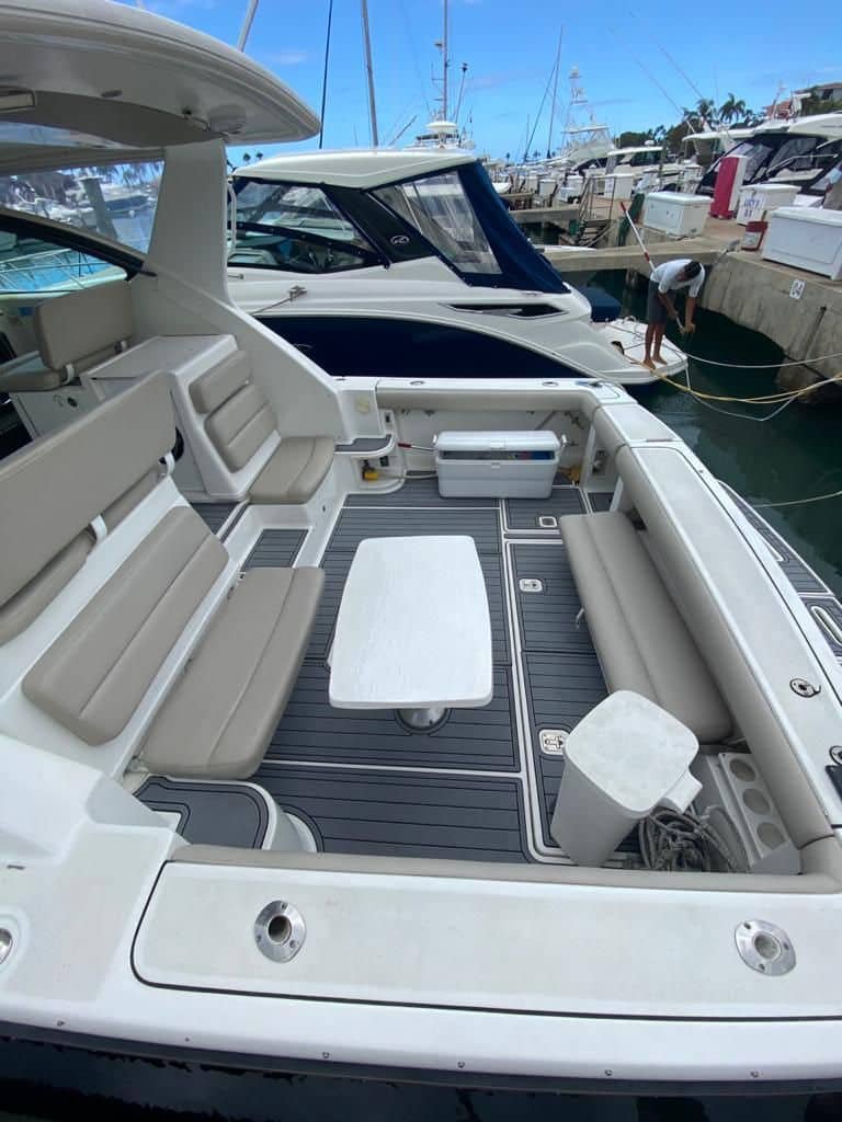 private-boat-tiara-38ft-casa-de-campo-exterior3