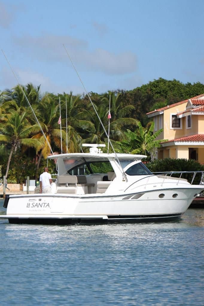 private-boat-tiara-38ft-casa-de-campo-completo