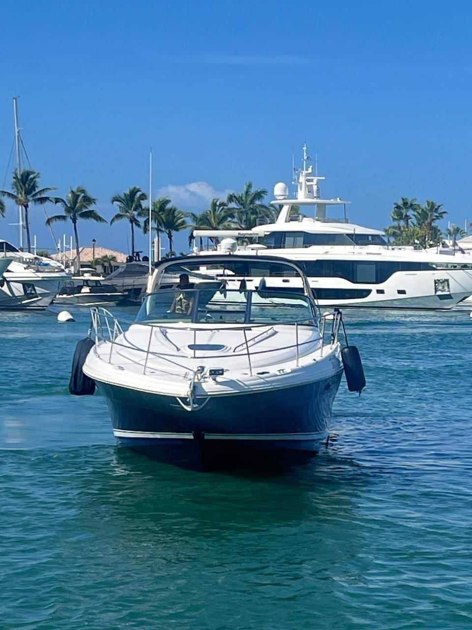 private-boat-nicole-44ft-casa-de-campo-frontal