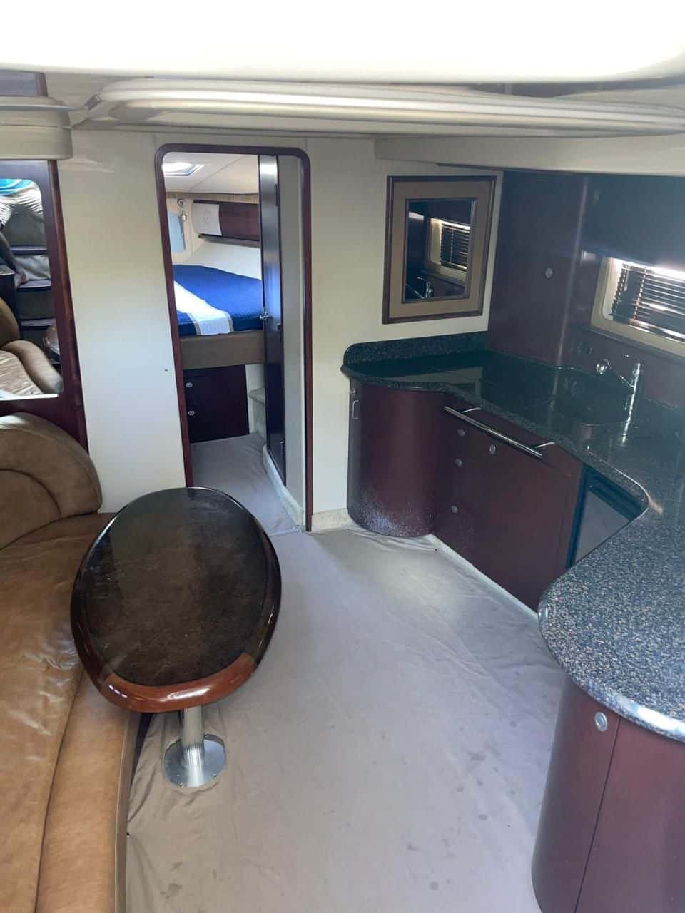 private-boat-nicole-44ft-casa-de-campo-salon