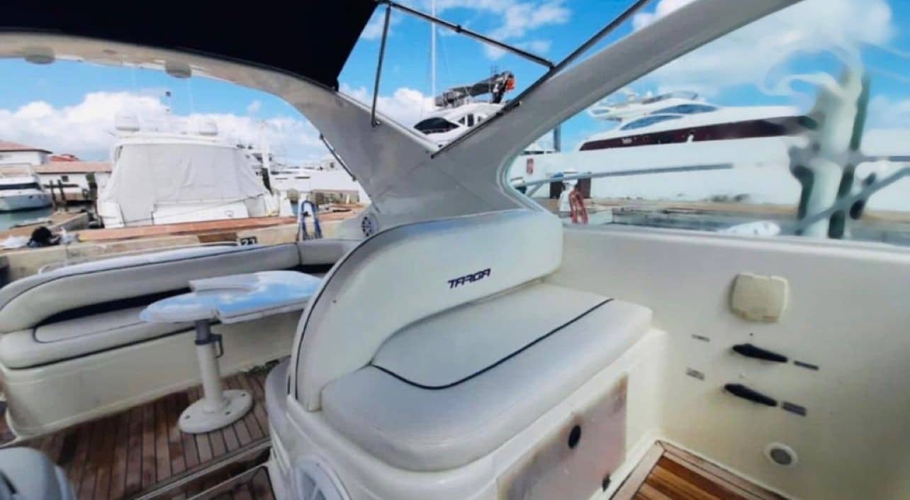 fairline-50ft-private-boat-charter-casa-de-campo-mando