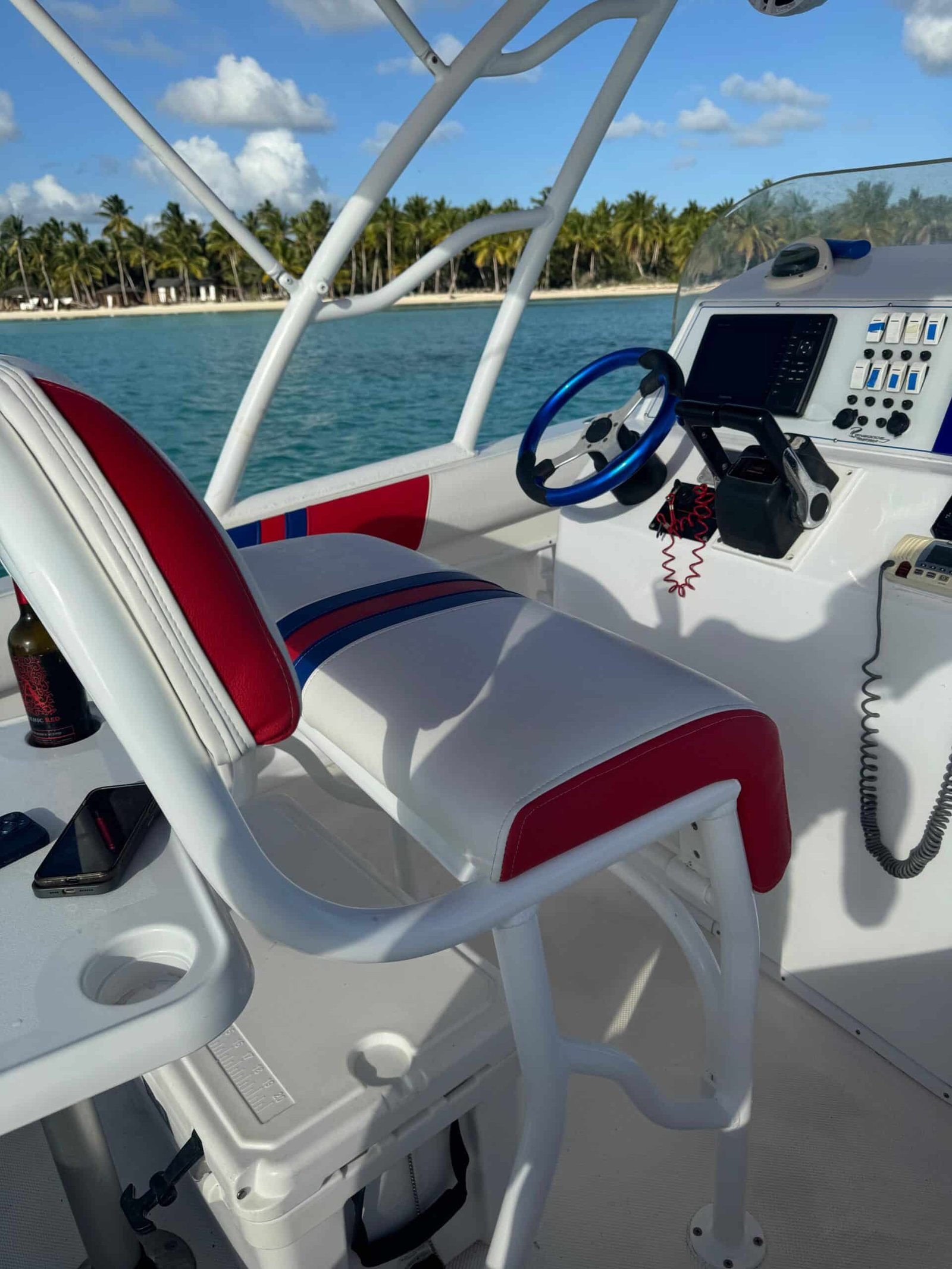 private-speedboat-charter-saona-island-captain