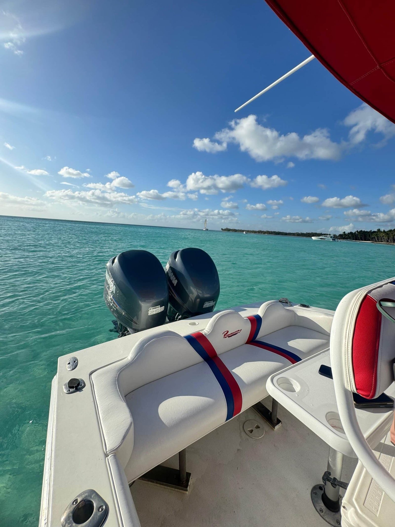 private-speedboat-charter-saona-island-seats