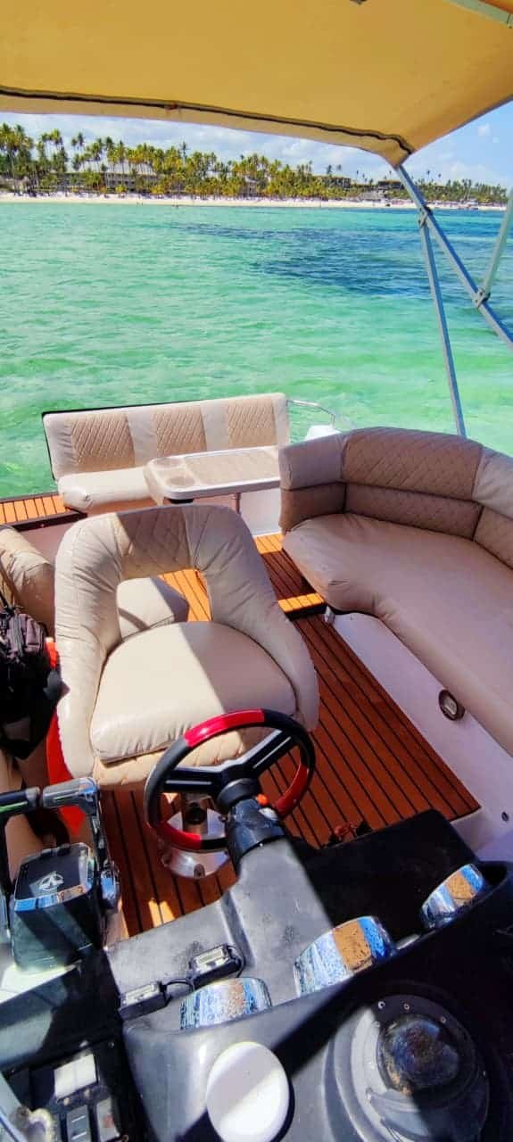 barco-privado-en-punta-cana-roka-náutica-exterior2