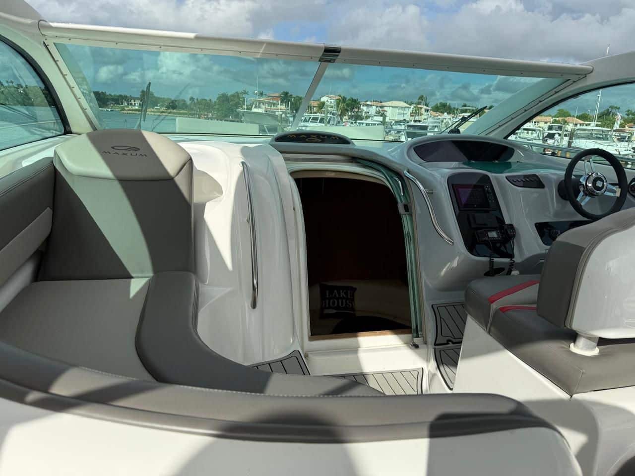 marisabel-barco-privado-casa-de-campo-exterior-capitán