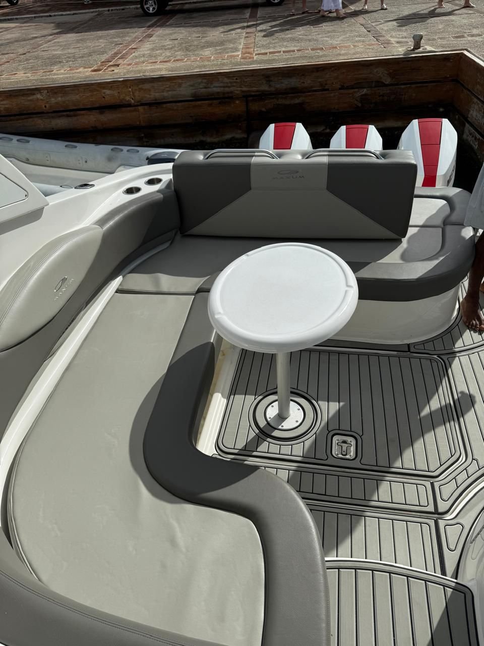 marisabel-barco-privado-casa-de-campo-exterior-asientos