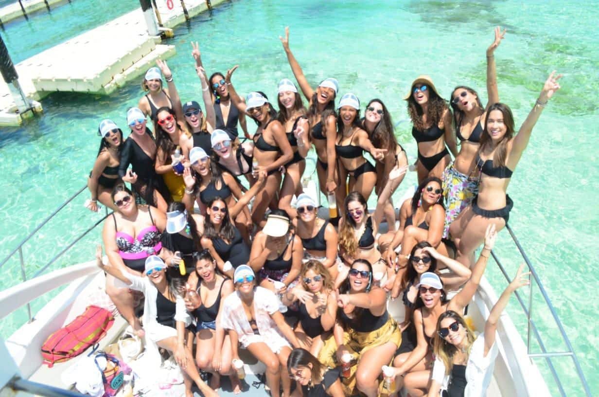 catamarán-privado-en-punta-cana-tour-4-horas-grupo