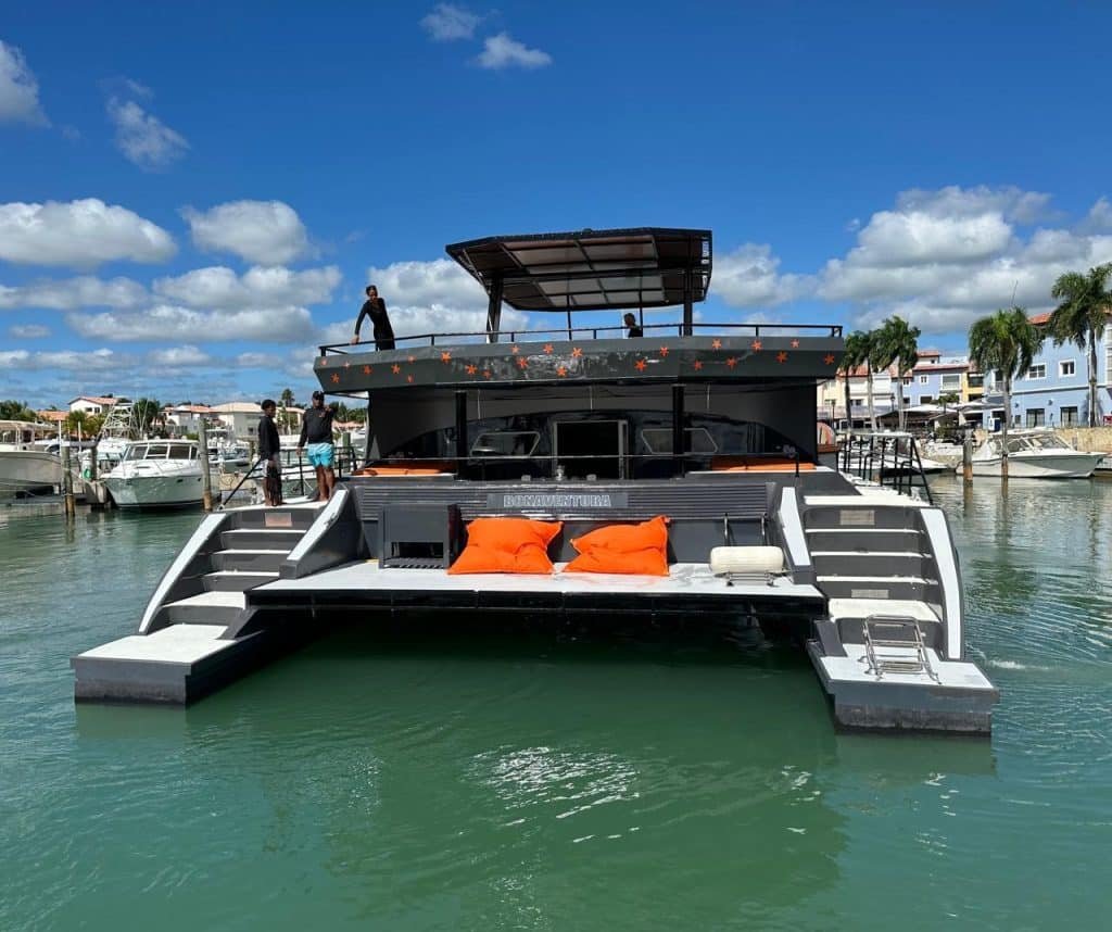private-catamaran-take-it-easy-la-romana-back