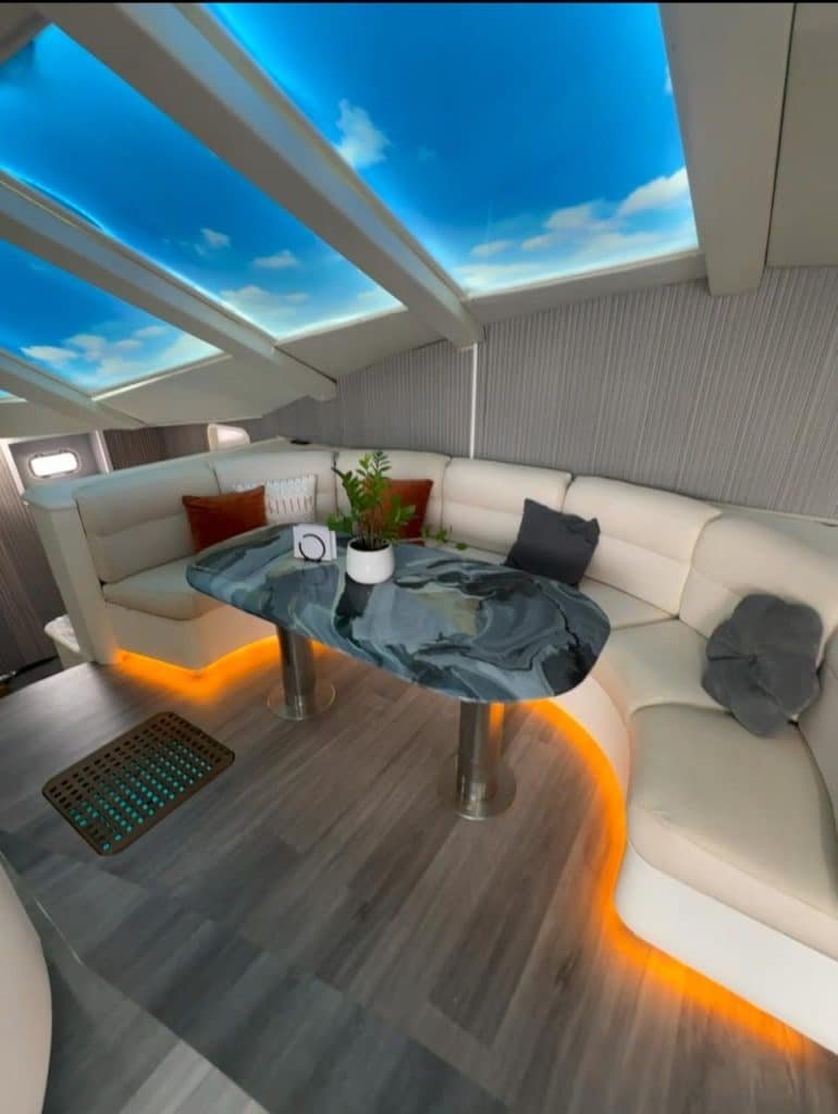 private-catamaran-take-it-easy-la-romana-interior