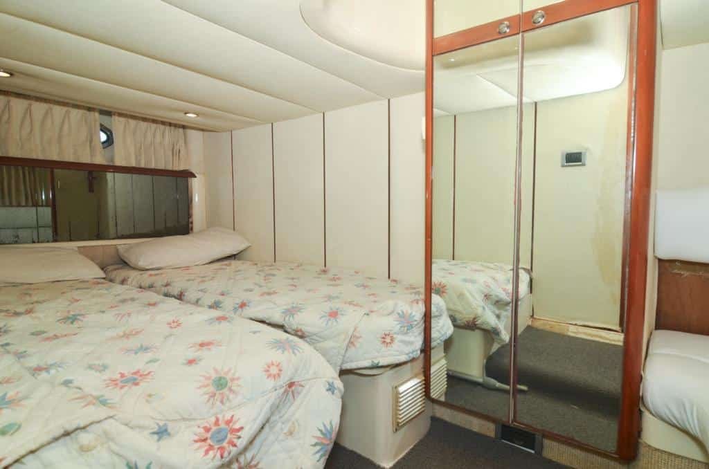 private-yacht-Volaré-casa-de-campo-cabin