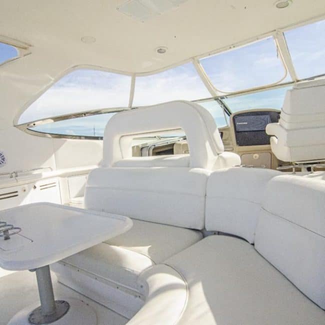 yate-privado-high-adventure-casa-de-campo-exterior-sofas