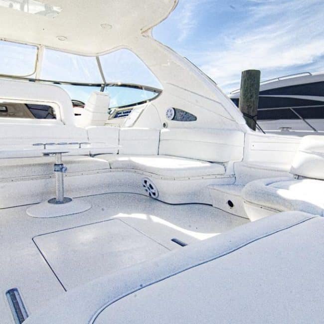 yate-privado-high-adventure-casa-de-campo-exterior-sofas2