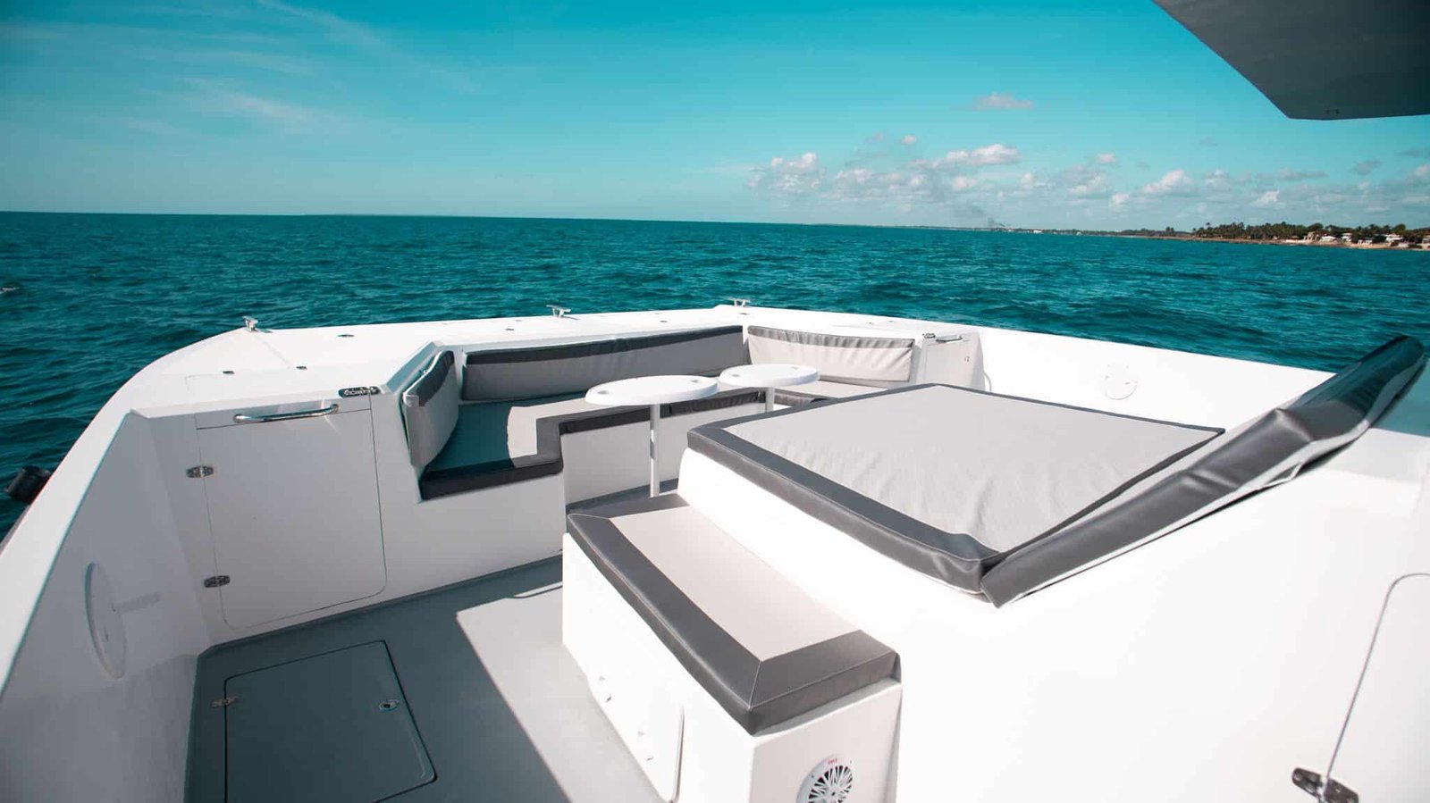 private-catamaran-enjoy-48ft-bed