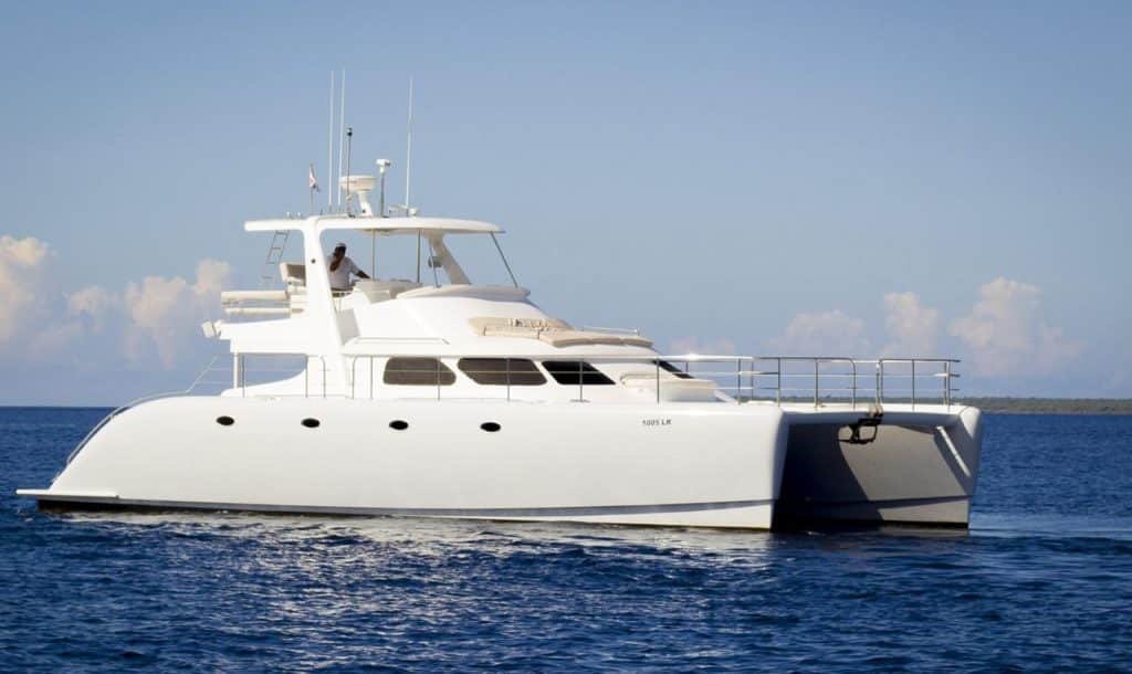 catamarán-privado-Liquid-57ft-Casa-de-campo-lateral