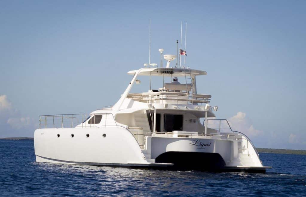 catamarán-privado-Liquid-57ft-Casa-de-parte-trasera