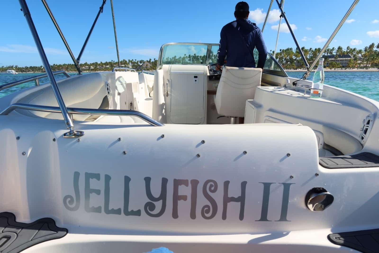 barco-privado-jellyfish-II-bávaro-punta-cana-trasera