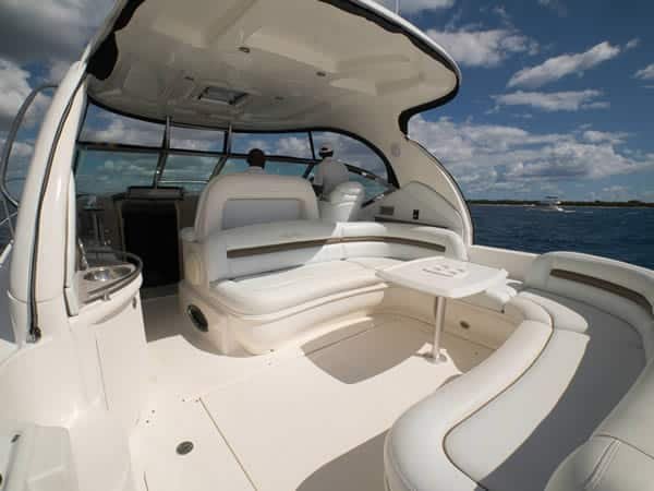 private-yacht-sea-ray-44ft-exterior