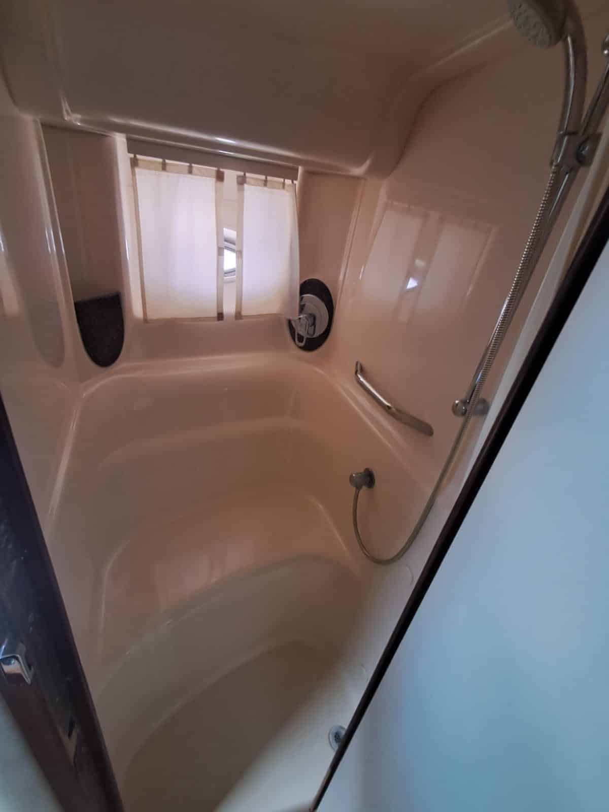 yate-privado-sea-ray-44ft-ducha