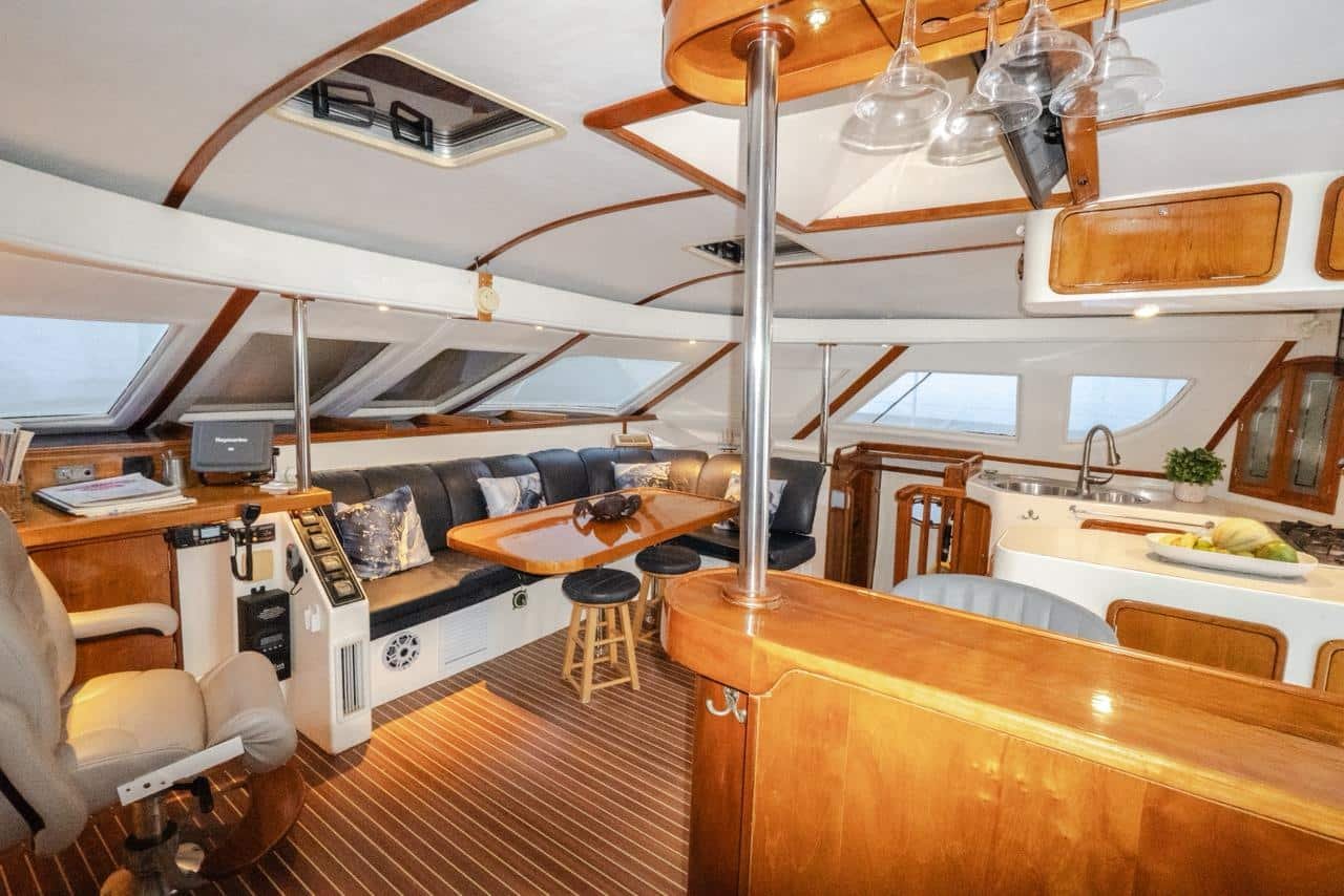 private-catamaran-masterplan-50ft-la-romana-inside3