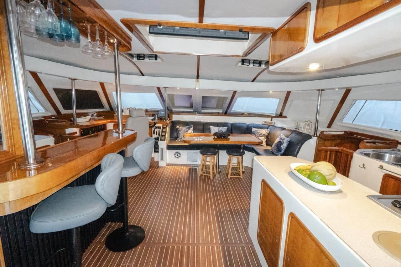 private-catamaran-masterplan-50ft-la-romana-inside