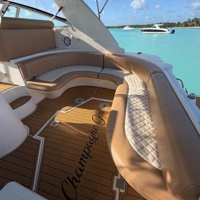 champagne-girl-40-la-romana-seats2