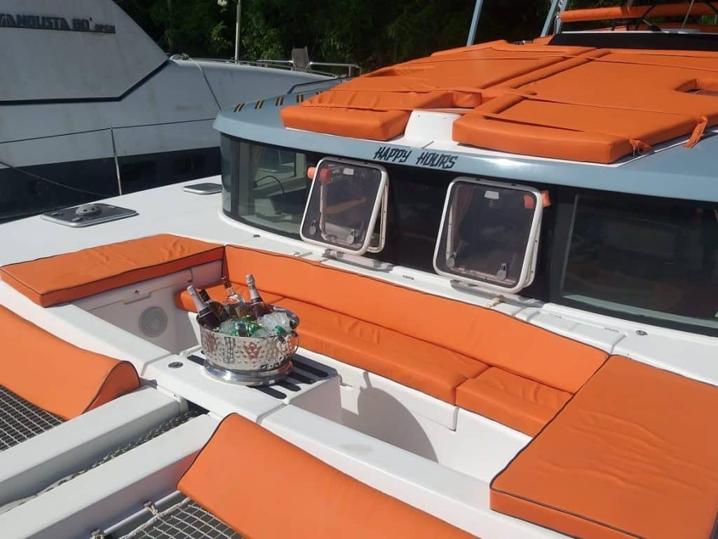 private-catamaran-happy-hours-lagoon-44ft-matt