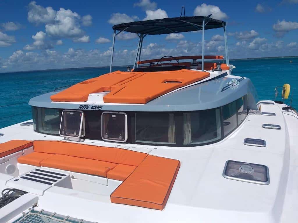 private-catamaran-happy-hours-lagoon-44ft