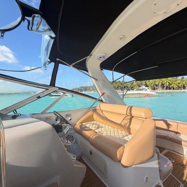 champagne-girl-40ft-la-romana-captain