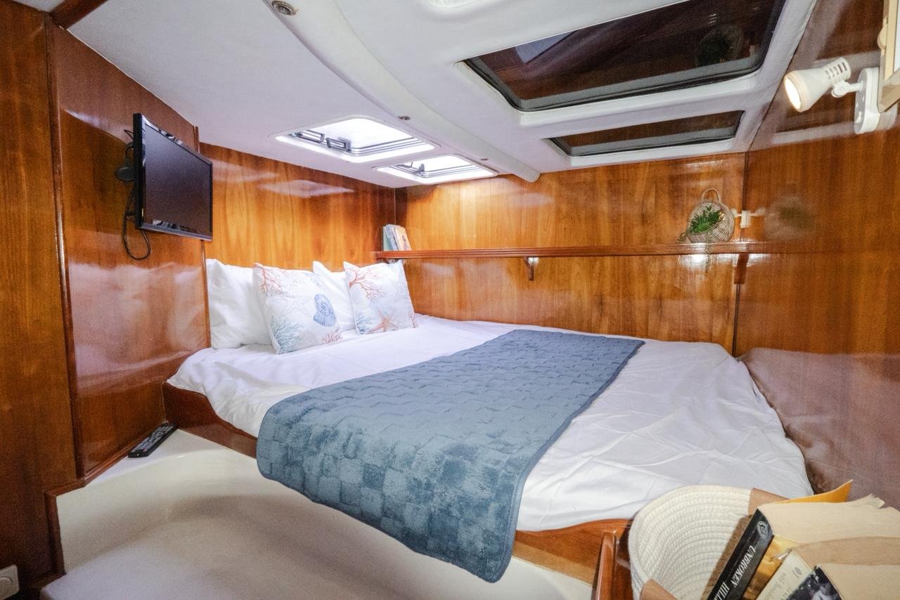 catamaran-privado-masterplan-50ft-la-romana-cabina