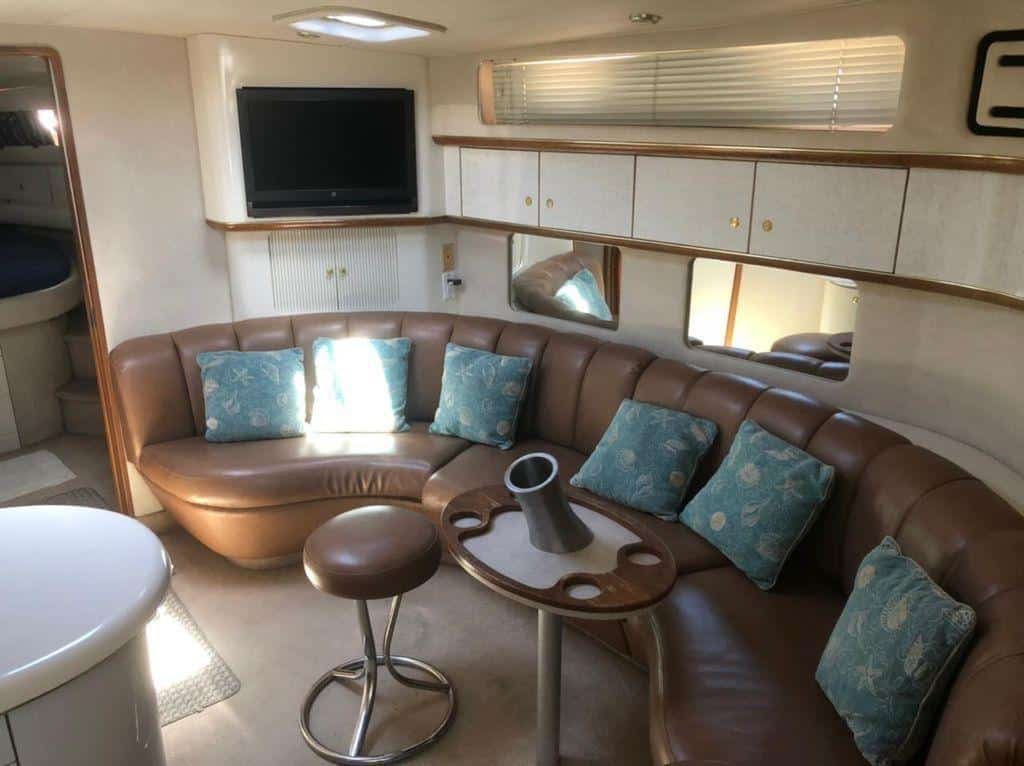 sea-ray-50ft-private-yacht-at-cap-cana-interior