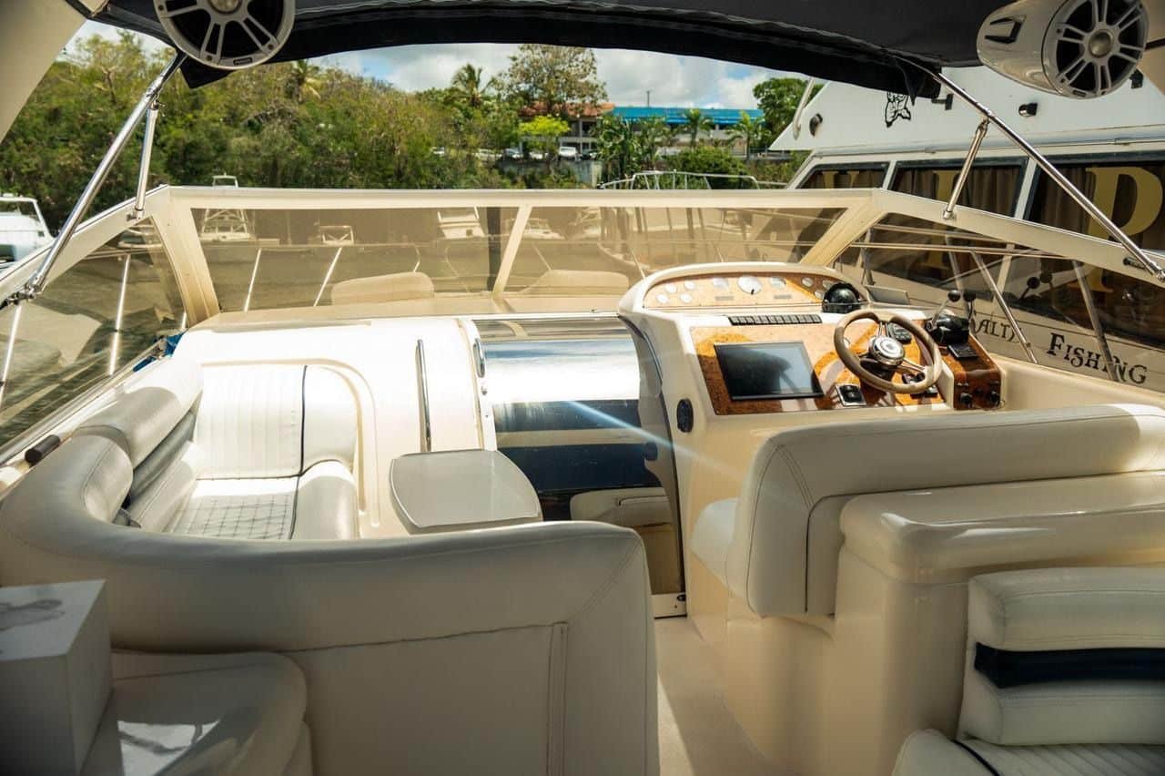 princess-40ft-private-yacht-la-romana-captain