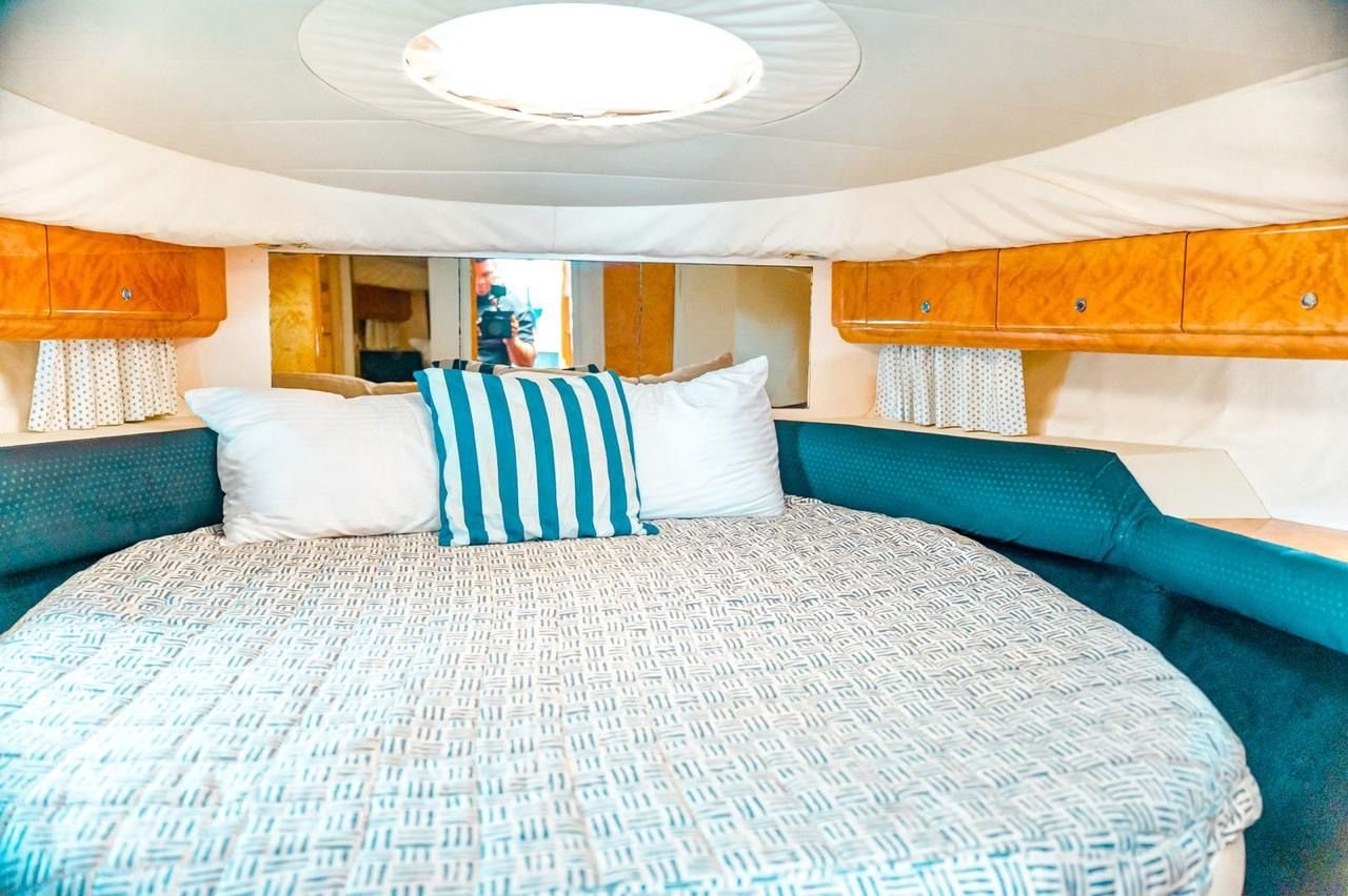princess-40ft-private-yacht-la-romana-cabin