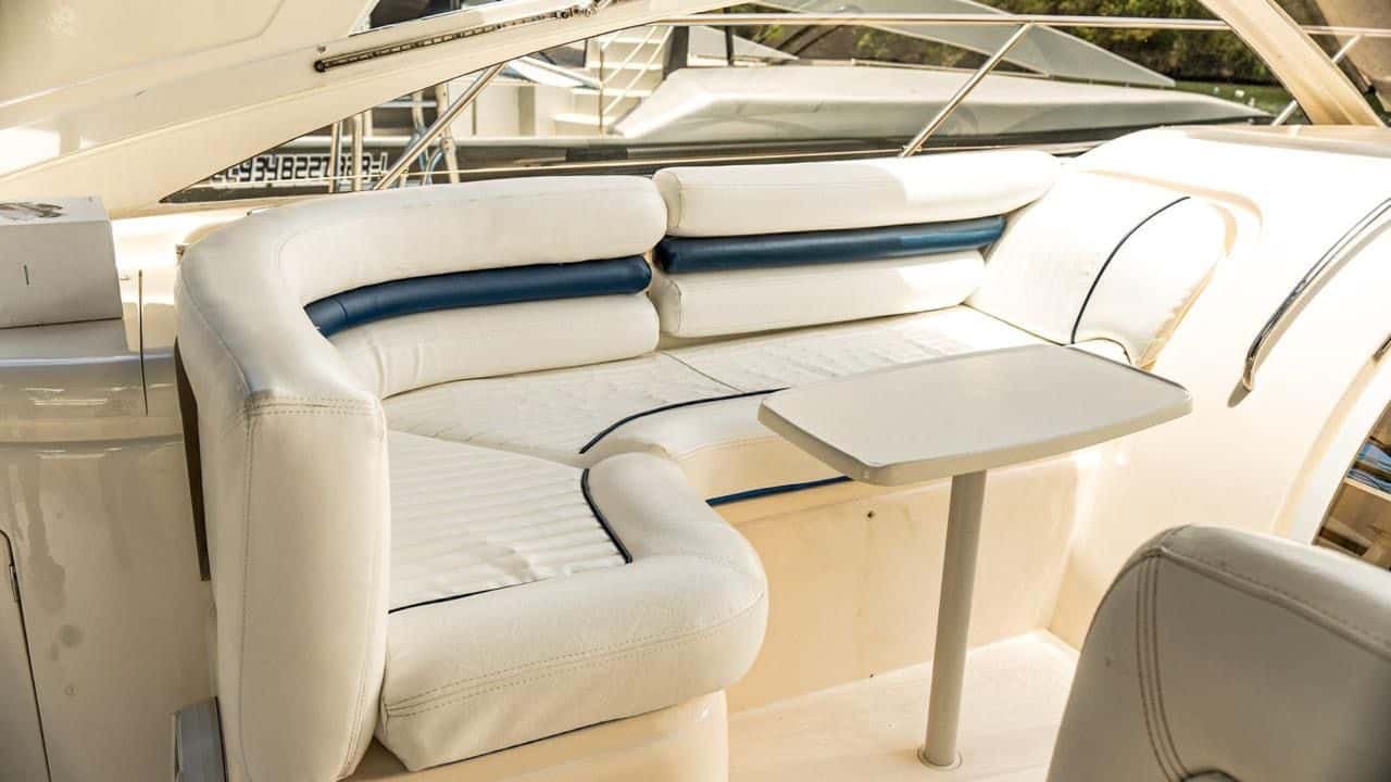 princess-40ft-private-yacht-la-romana-seats