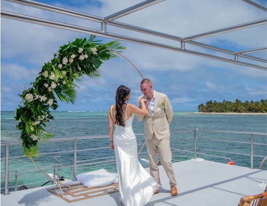 wedding-punta-cana-luxury-quadrimaran